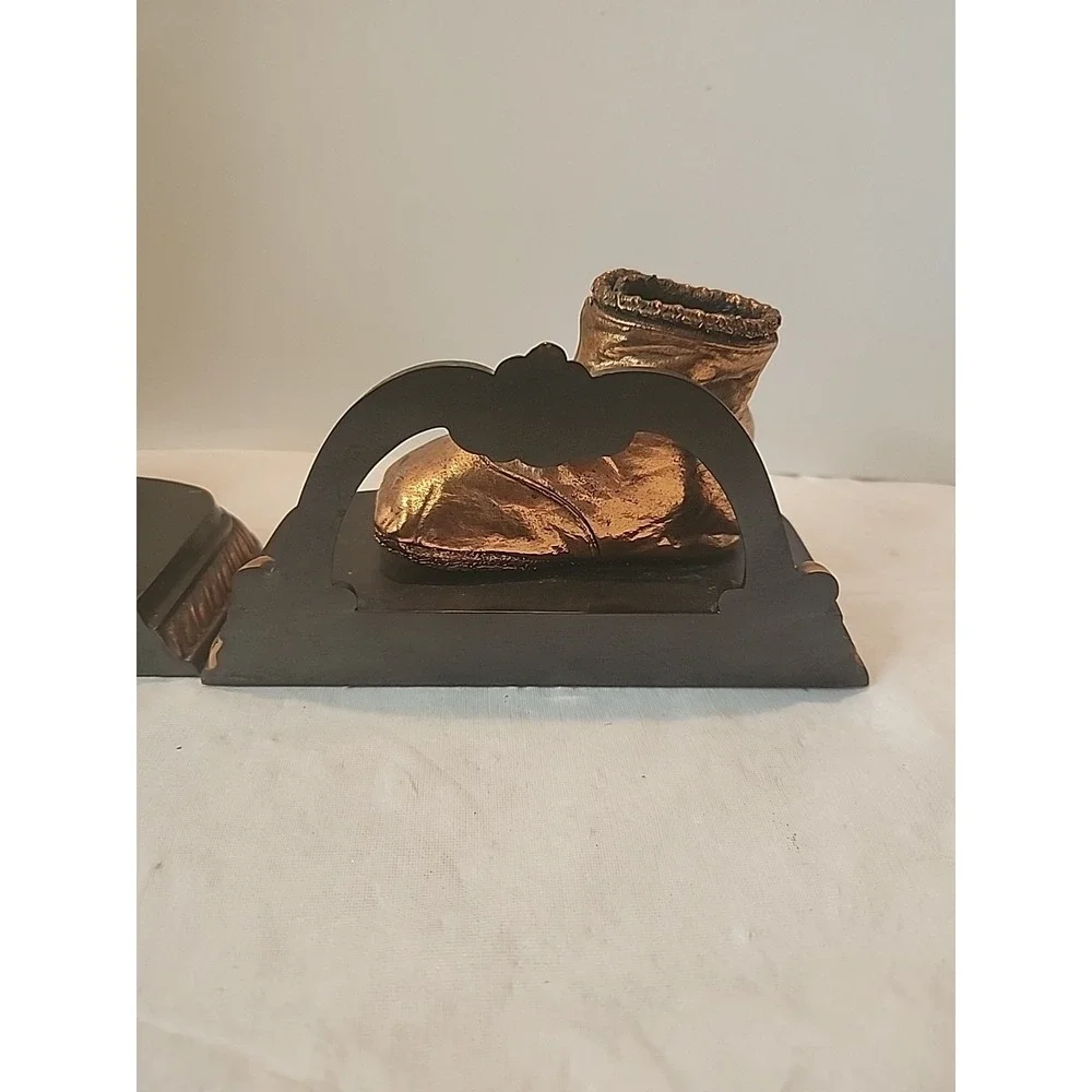 The Unbranded Brand vintage victorian